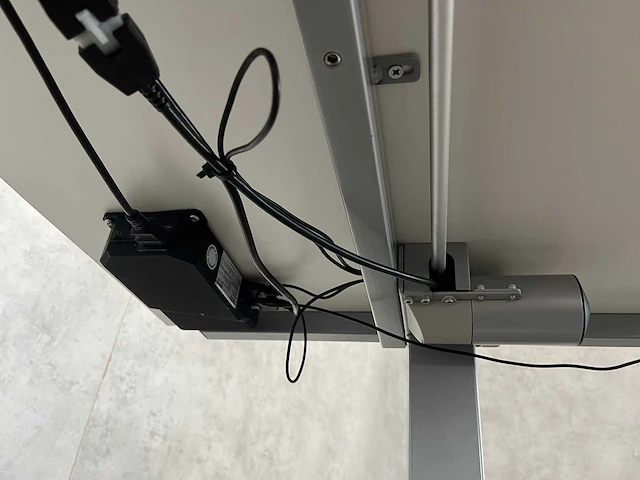 Wit elektrisch zit-sta bureau 160x80 - afbeelding 2 van  10