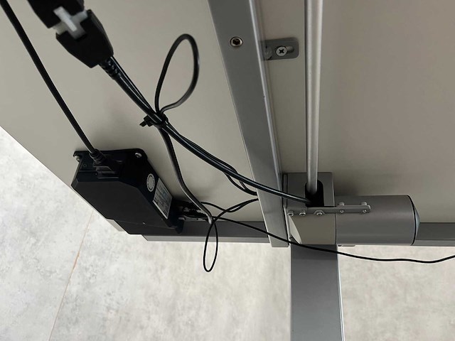 Wit elektrisch zit-sta bureau 160x80 - afbeelding 10 van  10