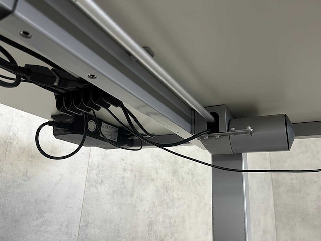 Wit elektrisch zit-sta bureau 180x80 - afbeelding 10 van  10
