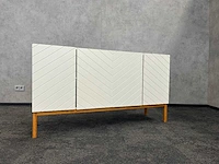 Wit houten dressoir 140x42