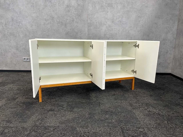 Wit houten dressoir 140x42 - afbeelding 3 van  8