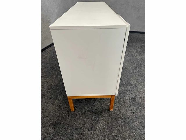 Wit houten dressoir 140x42 - afbeelding 7 van  8
