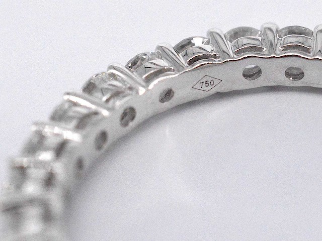 Witgouden alliance ring met briljant geslepen diamant - afbeelding 2 van  10