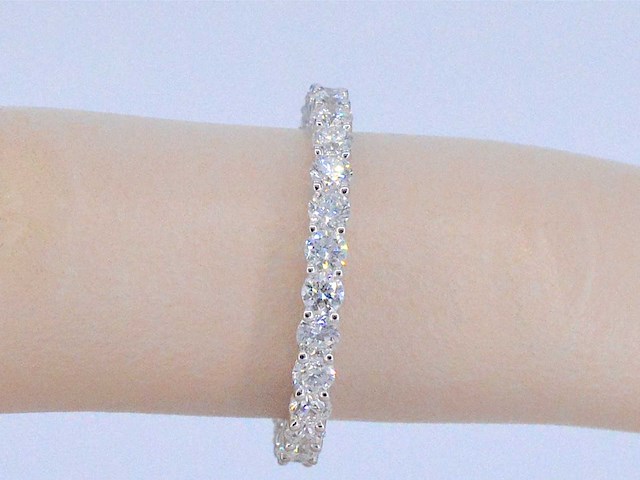 Witgouden alliance ring met briljant geslepen diamant - afbeelding 3 van  10