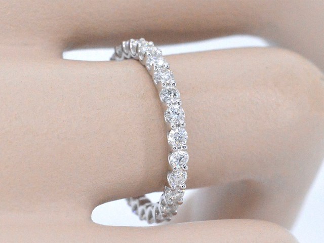 Witgouden alliance ring met briljant geslepen diamant - afbeelding 3 van  10