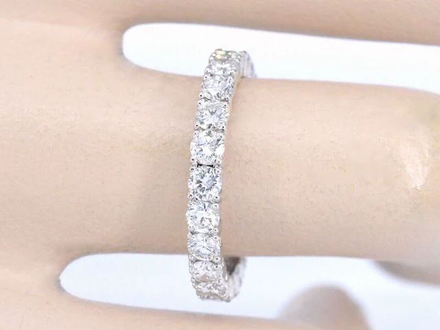 Witgouden alliance ring met briljant geslepen diamant - afbeelding 2 van  9