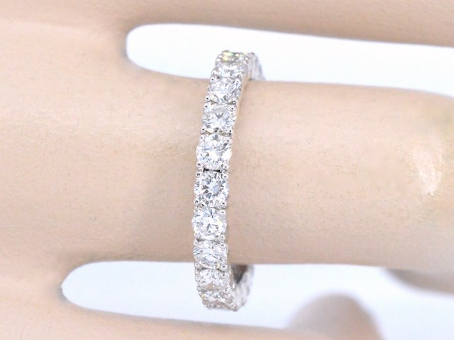 Witgouden alliance ring met briljant geslepen diamant - afbeelding 4 van  11