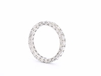 Witgouden alliance ring met briljant geslepen diamant - afbeelding 7 van  11