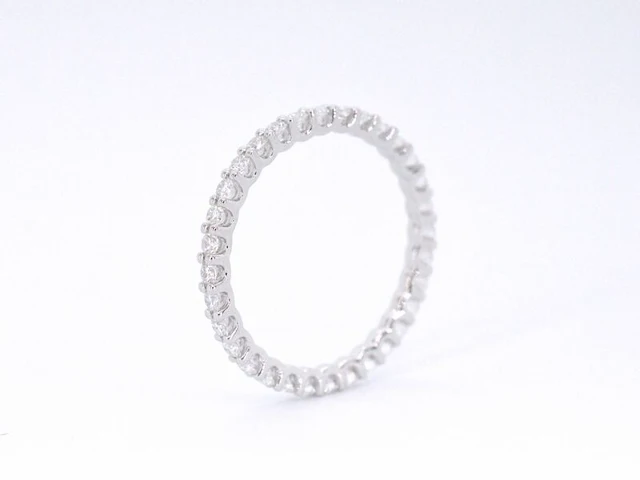 Witgouden alliance ring met briljant geslepen diamant - afbeelding 7 van  10