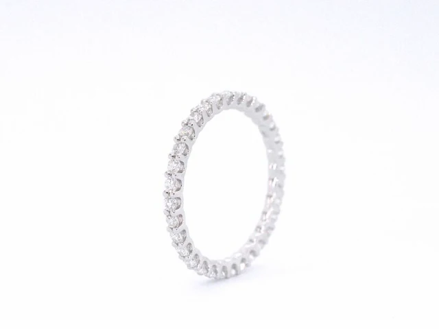 Witgouden alliance ring met briljant geslepen diamant - afbeelding 8 van  10