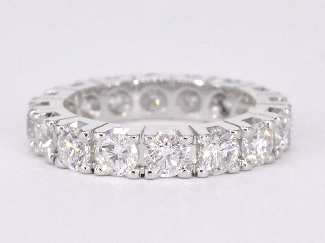 Witgouden alliance ring met diamanten - afbeelding 1 van  11