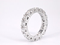 Witgouden alliance ring met diamanten - afbeelding 6 van  11