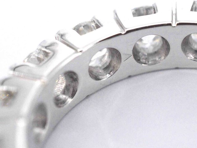 Witgouden alliance ring met diamanten - afbeelding 10 van  11