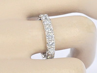 Witgouden alliance ring met diamanten - afbeelding 2 van  9