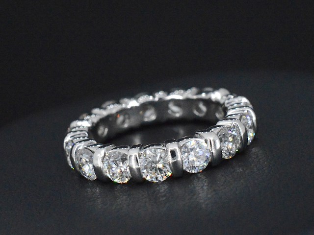 Witgouden alliance ring met diamanten - afbeelding 1 van  6