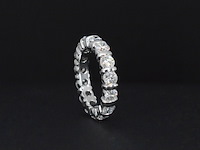 Witgouden alliance ring met diamanten - afbeelding 4 van  6