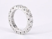 Witgouden alliance ring met diamanten - afbeelding 7 van  11