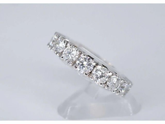 Witgouden alliance ring met grote diamanten - afbeelding 4 van  7