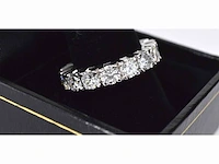 Witgouden alliance ring met grote diamanten - afbeelding 3 van  7