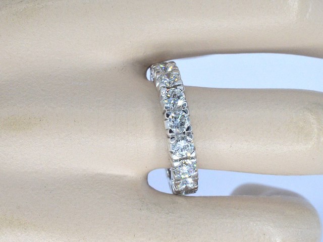 Witgouden alliance ring met natuurlijke diamanten - afbeelding 2 van  9