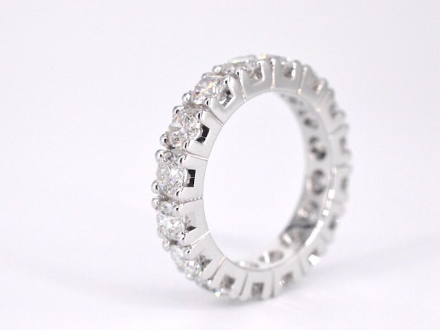Witgouden alliance ring met natuurlijke diamanten - afbeelding 6 van  11