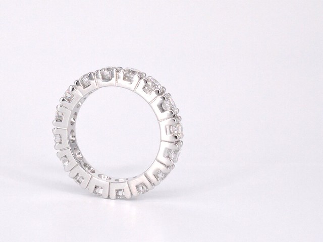 Witgouden alliance ring met natuurlijke diamanten - afbeelding 9 van  11