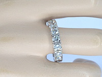 Witgouden alliance ring met natuurlijke diamanten - afbeelding 4 van  11