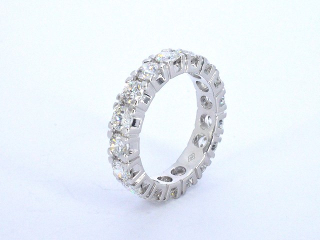 Witgouden alliance ring met natuurlijke diamanten - afbeelding 5 van  11