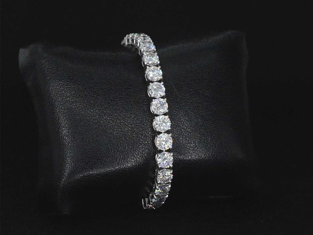 Witgouden armband met 18.00 carat briljanten - afbeelding 5 van  9