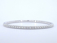 Witgouden armband met briljant geslepen diamanten en een onzichtbare sluiting - afbeelding 1 van  9