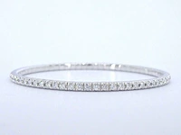 Witgouden armband met briljant geslepen diamanten en een onzichtbare sluiting