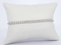 Witgouden armband met briljant geslepen diamanten en een onzichtbare sluiting - afbeelding 4 van  9