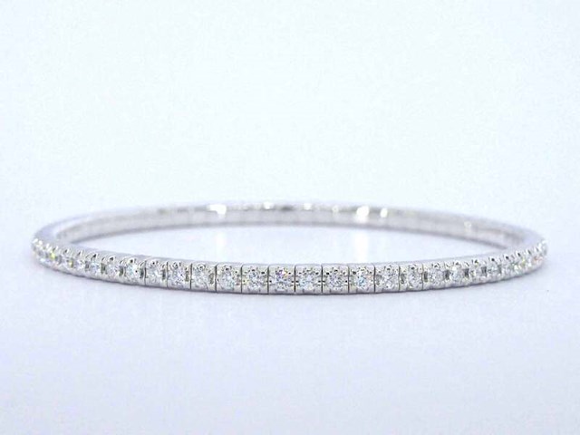 Witgouden armband met briljant geslepen natuurlijke diamanten en een onzichtbare sluiting - afbeelding 1 van  9
