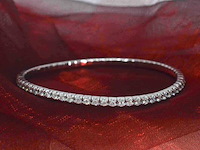 Witgouden armband met briljant geslepen natuurlijke diamanten en een onzichtbare sluiting - afbeelding 5 van  9