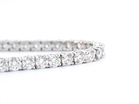 Witgouden armband vol met briljant geslepen natuurlijke diamanten 6.00 carat - afbeelding 8 van  11