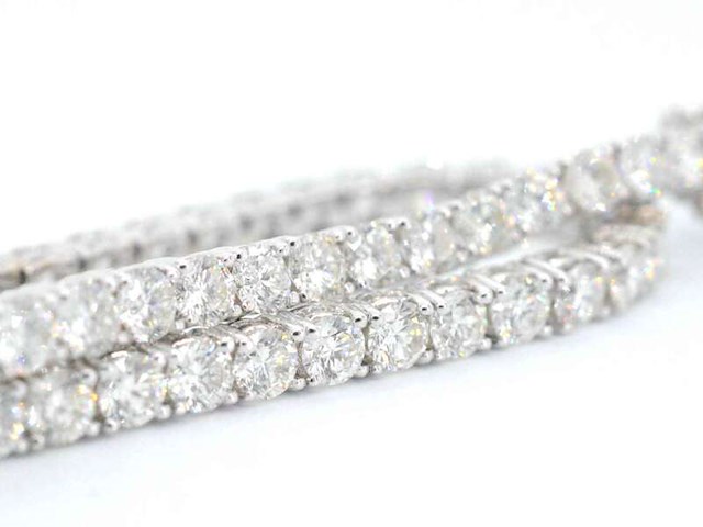 Witgouden armband vol met briljant geslepen natuurlijke diamanten 6.00 carat - afbeelding 9 van  11