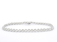 Witgouden armband vol met diamanten gezet - afbeelding 1 van  9