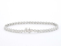 Witgouden armband vol met diamanten gezet - afbeelding 3 van  7