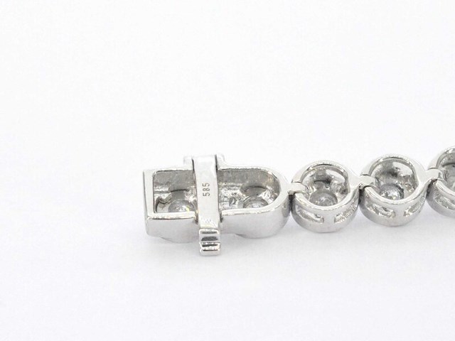 Witgouden armband vol met diamanten gezet - afbeelding 7 van  7