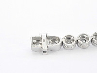 Witgouden armband vol met diamanten gezet - afbeelding 7 van  7