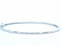 Witgouden bangle armband met natuurlijke briljant geslepen diamanten - afbeelding 5 van  10