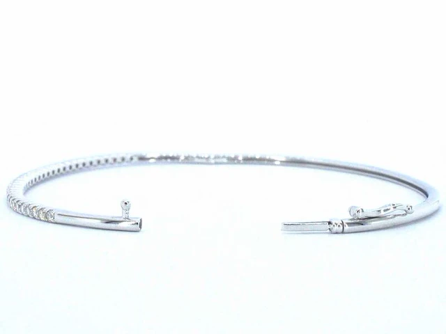 Witgouden bangle armband met natuurlijke briljant geslepen diamanten - afbeelding 7 van  10