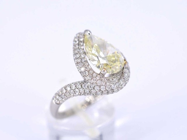 Witgouden bijzondere diamanten ring met pear shape diamant 3.00 carat - afbeelding 5 van  7