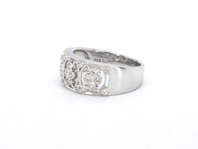 Witgouden brede ring met natuurlijke diamanten in motief gezet - afbeelding 6 van  11
