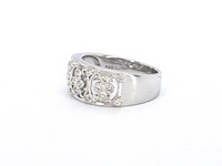 Witgouden brede ring met natuurlijke diamanten in motief gezet - afbeelding 6 van  11