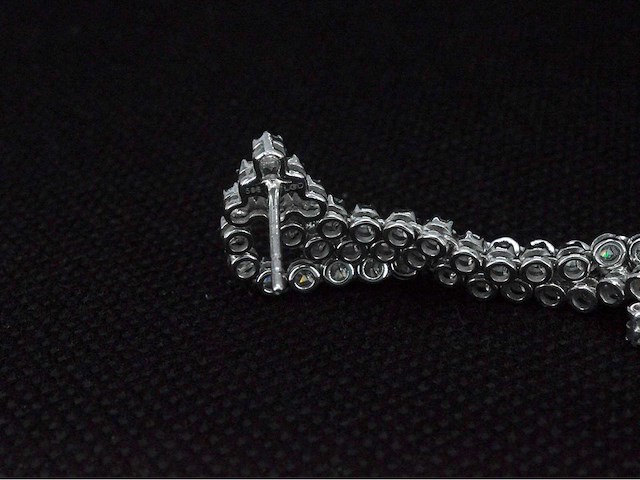 Witgouden chandelier oorbellen met hoge kwaliteit diamanten - afbeelding 9 van  9