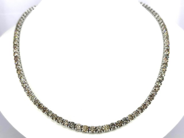 Witgouden collier met briljant geslepen diamanten 30.00 carat - afbeelding 1 van  9