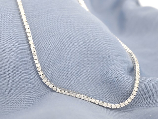 Witgouden collier met briljant geslepen diamanten - afbeelding 9 van  10