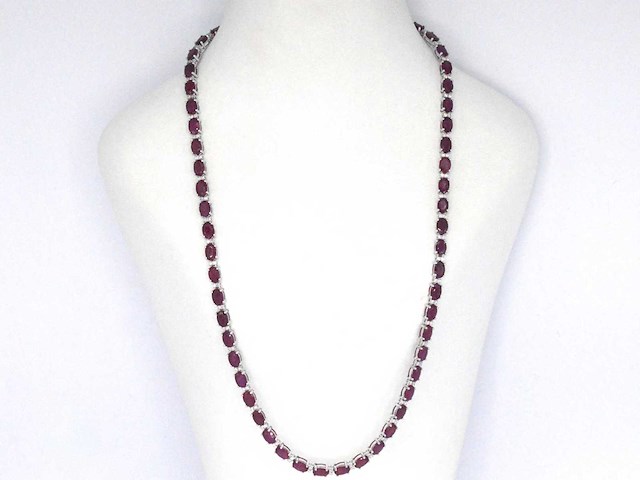 Witgouden collier met diamanten en robijn - afbeelding 2 van  9