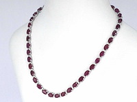 Witgouden collier met diamanten en robijn - afbeelding 4 van  9